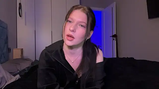 Sarahsolara online show from 03.07.26