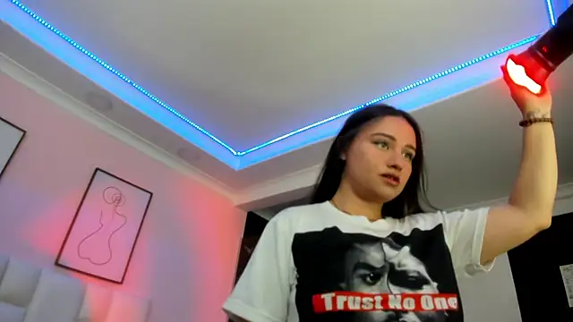 Snapshot of SARHA_ANTONELLI chatting on 07.06.26 SARHA ANTONELLI online show from 07.06.26