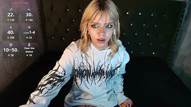 LilytReinolds online show from 03.08.26