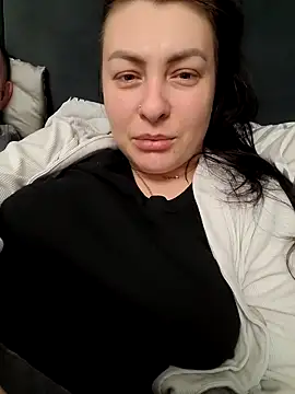 Snapshot of leoniddeni chatting on 02.14.26 leoniddeni online show from 02.14.26