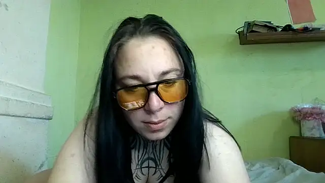 MillaSourety online show from 05.04.26