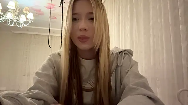 IvyArmbrister online show from 03.03.26