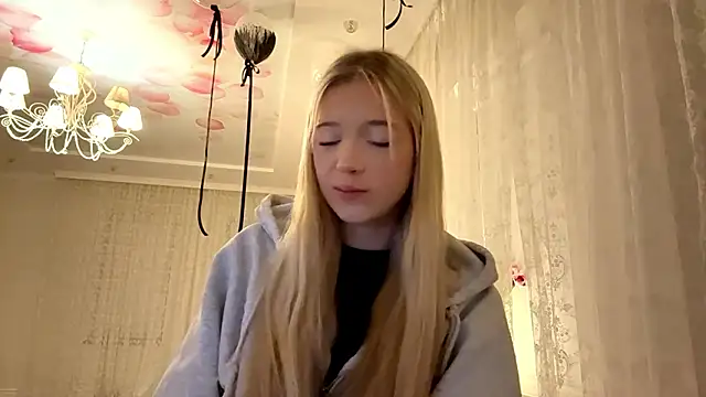 IvyArmbrister online show from 03.09.26