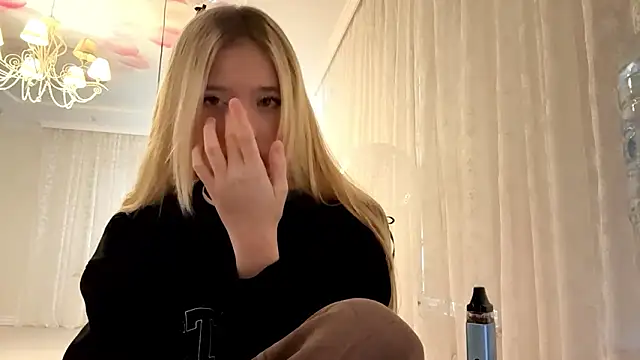 IvyArmbrister online show from 03.12.26