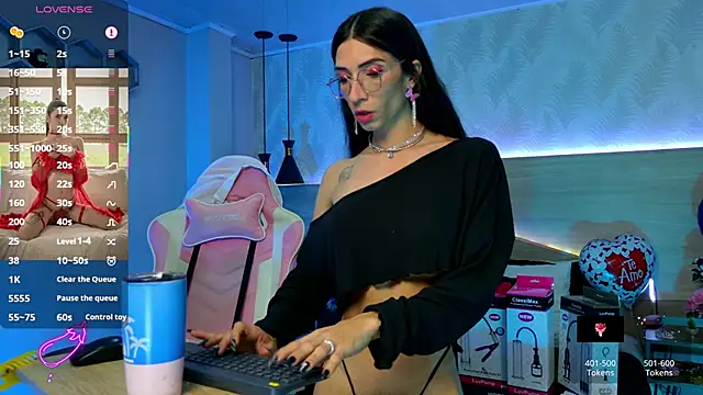 Snapshot of kylliefox_ chatting on 11.06.25 kylliefox online show from 11.06.25