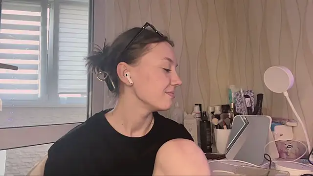 KimberleyBarfield online show from 04.14.26