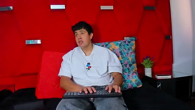 Snapshot of Emma_And_Darling chatting on 02.03.26 Emma And Darling online show from 02.03.26