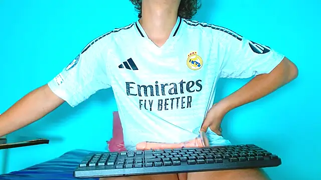 Snapshot of arielnoir6958 chatting on 05.30.26 arielnoir6958 online show from 05.30.26