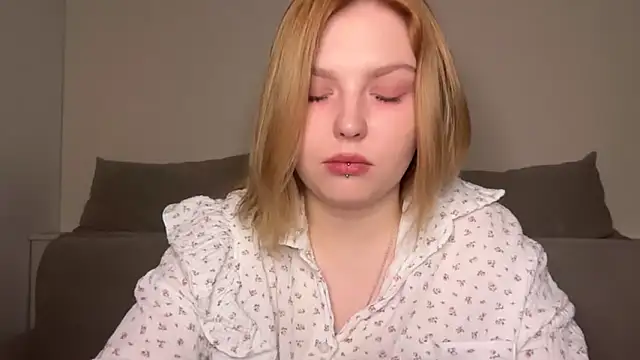 Ophelia Ritz online show from 04.27.26