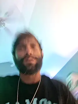 Snapshot of TrndSettr chatting on 02.15.26 TrndSettr online show from 02.15.26