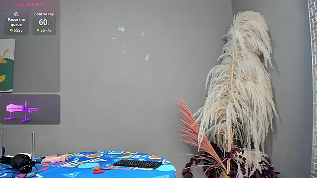 Snapshot of brendarendon chatting on 02.28.26 brendarendon online show from 02.28.26