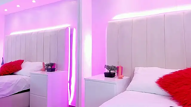 Snapshot of Cherry_luxe chatting on 02.17.26 Cherry luxe online show from 02.17.26