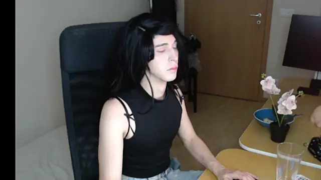 Pearl Inferno online show from 02.02.26