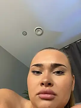 MonicaWestt online show from 02.06.26