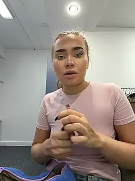 Snapshot of MonicaWestt chatting on 06.30.26 MonicaWestt online show from 06.30.26