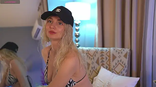 Carolllina  online show from 02.01.26