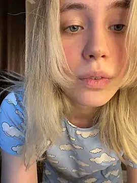 LovelyMiu online show from 02.01.26