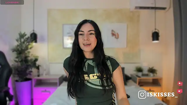 Snapshot of IsabellaSweet__ chatting on 07.17.26 IsabellaSweet online show from 07.17.26