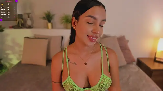Snapshot of xiomara_cortes chatting on 07.29.26 xiomara cortes online show from 07.29.26