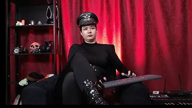 Izumy Velvet online show from 08.03.26