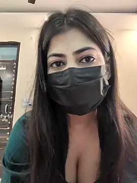 Snapshot of Confident_chic chatting on 02.17.26 Confident chic online show from 02.17.26