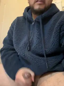 Snapshot of latinocalientehot chatting on 03.19.26 latinocalientehot online show from 03.19.26