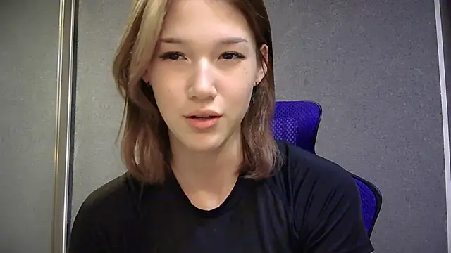 lilXdomiii online show from 06.10.26