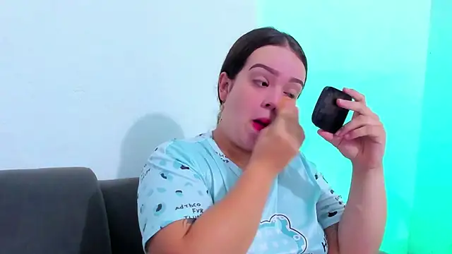 Emely pregnantt online show from 03.18.26