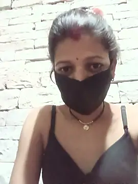 Snapshot of Divya-11431 chatting on 06.17.26 Divya-11431 online show from 06.17.26