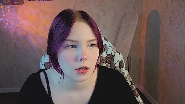 Julia Anis online show from 04.29.26