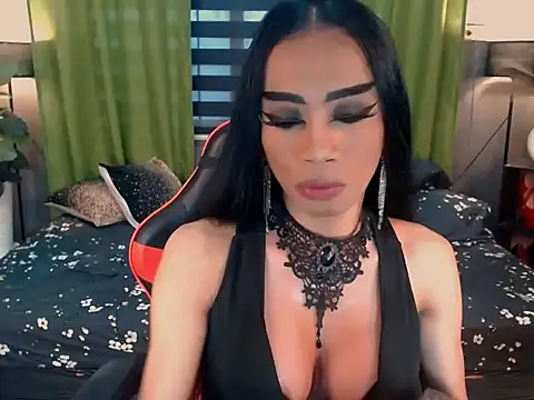 Snapshot of VeshtidaTS chatting on 03.04.26 VeshtidaTS online show from 03.04.26