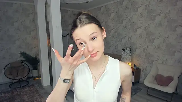 LianneBynon online show from 04.25.26