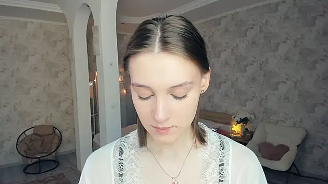 Snapshot of LianneBynon chatting on 05.22.26 LianneBynon online show from 05.22.26