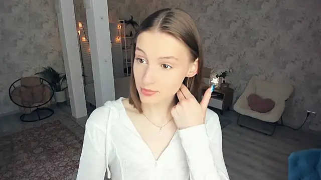 Snapshot of LianneBynon chatting on 06.01.26 LianneBynon online show from 06.01.26