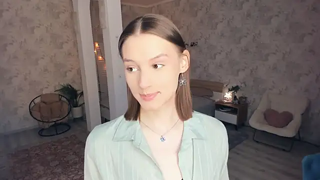 Snapshot of LianneBynon chatting on 06.06.26 LianneBynon online show from 06.06.26