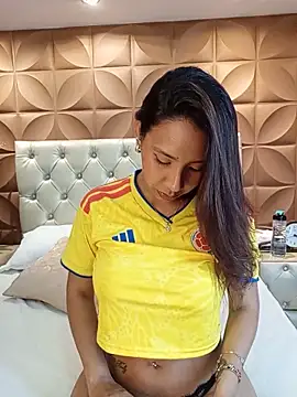 Snapshot of MiaSantana_ chatting on 06.17.26 MiaSantana online show from 06.17.26
