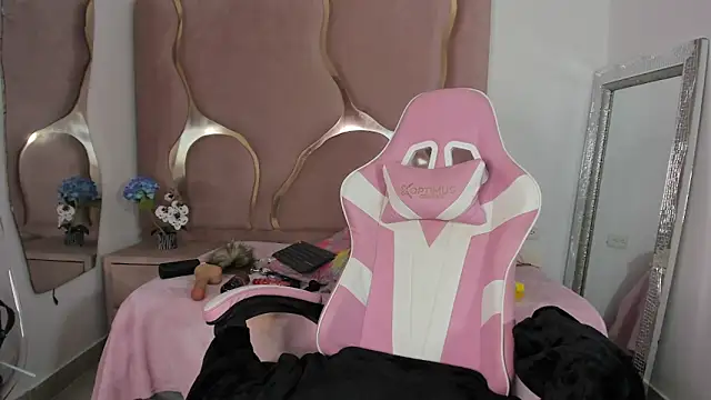 Snapshot of Aisha_violeht chatting on 03.19.26 Aisha violeht online show from 03.19.26