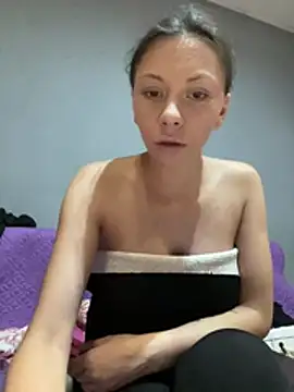 Foxy20withBear online show from 07.17.26