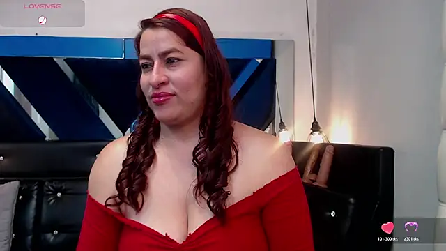 Snapshot of Alison-mar chatting on 06.18.26 Alison-mar online show from 06.18.26