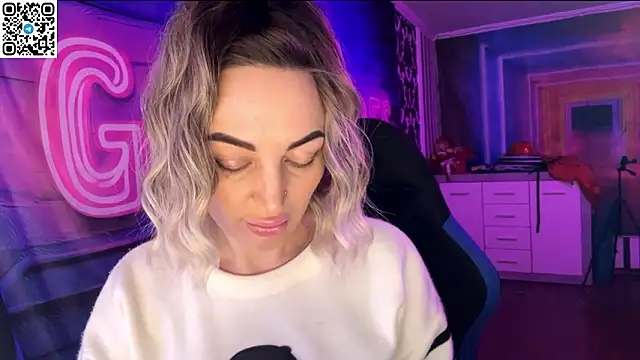 Snapshot of Vellora_ chatting on 03.23.26 Vellora online show from 03.23.26