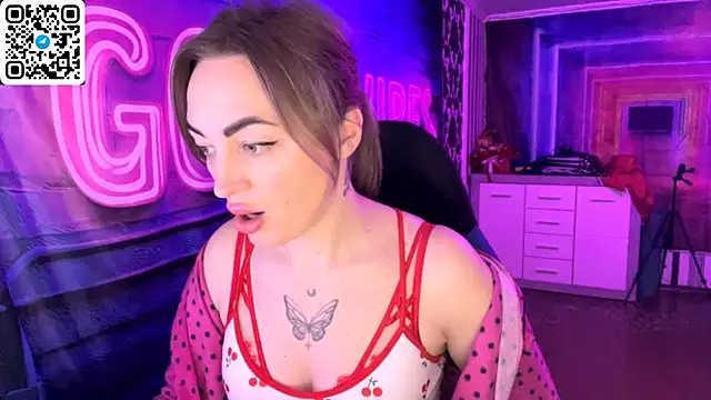 Snapshot of Vellora_ chatting on 03.30.26 Vellora online show from 03.30.26