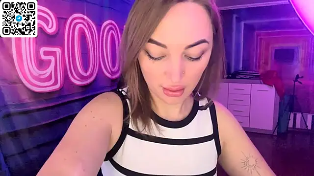 Snapshot of Vellora_ chatting on 04.03.26 Vellora online show from 04.03.26