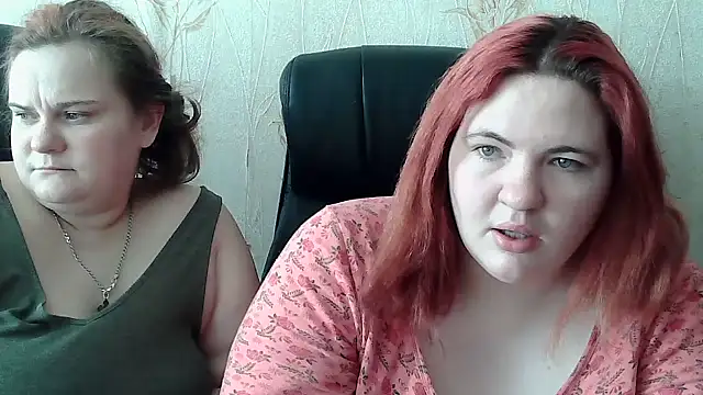 Snapshot of HollyXXXEva chatting on 02.01.26 HollyXXXEva online show from 02.01.26