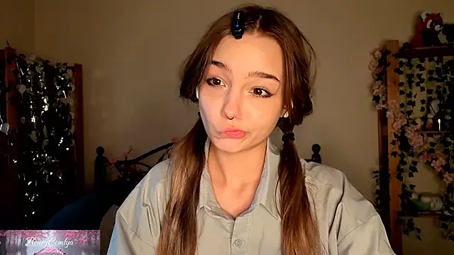 HoneyComfy online show from 06.03.26