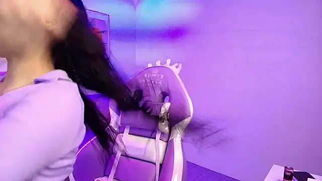 Maddie T18 online show from 02.10.26