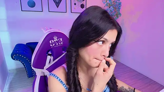 Maddie T18 online show from 04.28.26