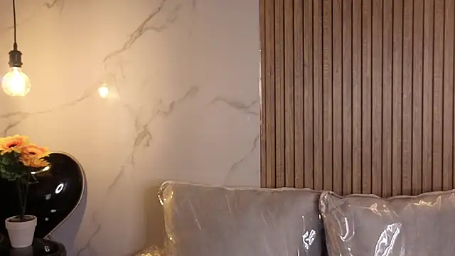 Snapshot of Perla_lovely_ chatting on 06.17.26 Perla lovely online show from 06.17.26