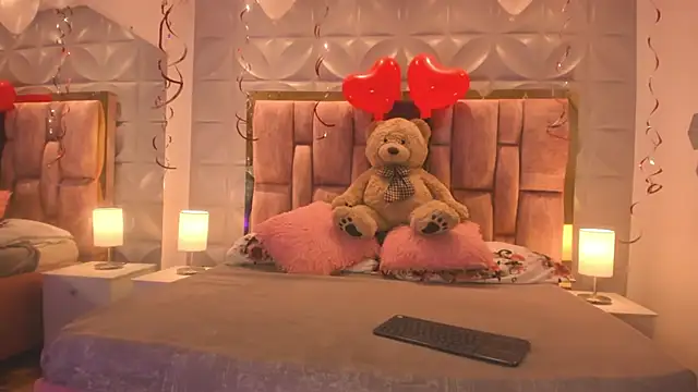 Paris Velvet online show from 02.15.26