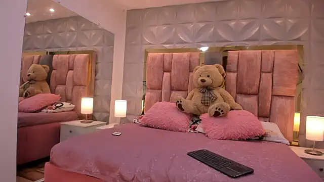 Paris Velvet online show from 03.02.26