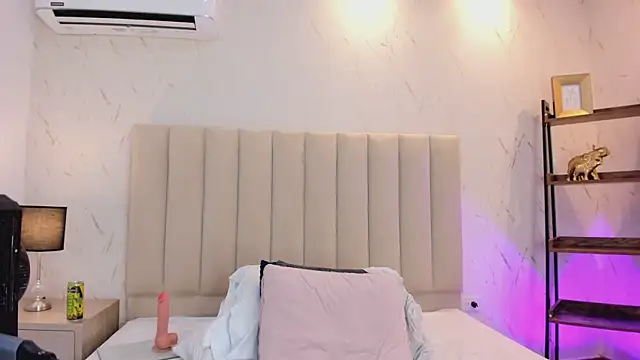 ViolettaRousee  online show from 06.11.26